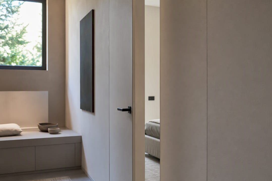 Porte interne filomuro: guida completa a scelte e installazione